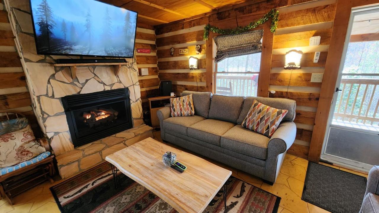 Rustic Cabin Севьервилл Экстерьер фото