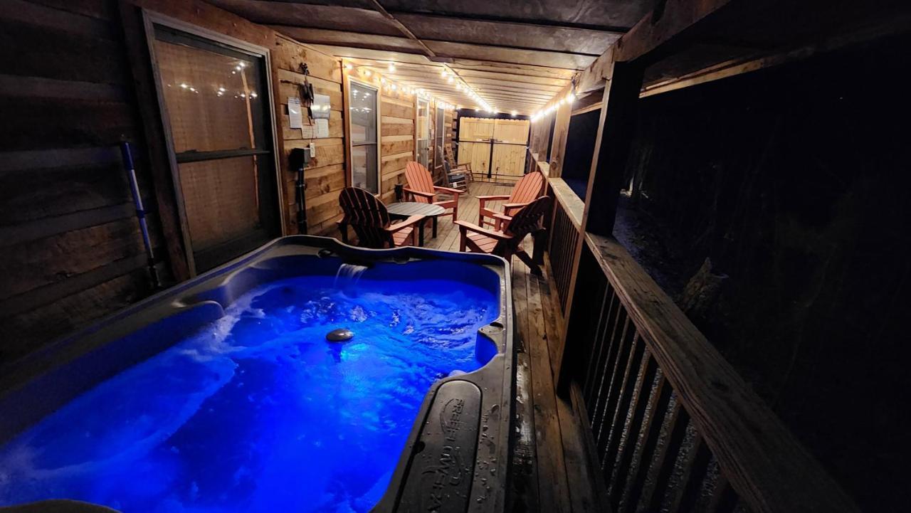 Rustic Cabin Севьервилл Экстерьер фото