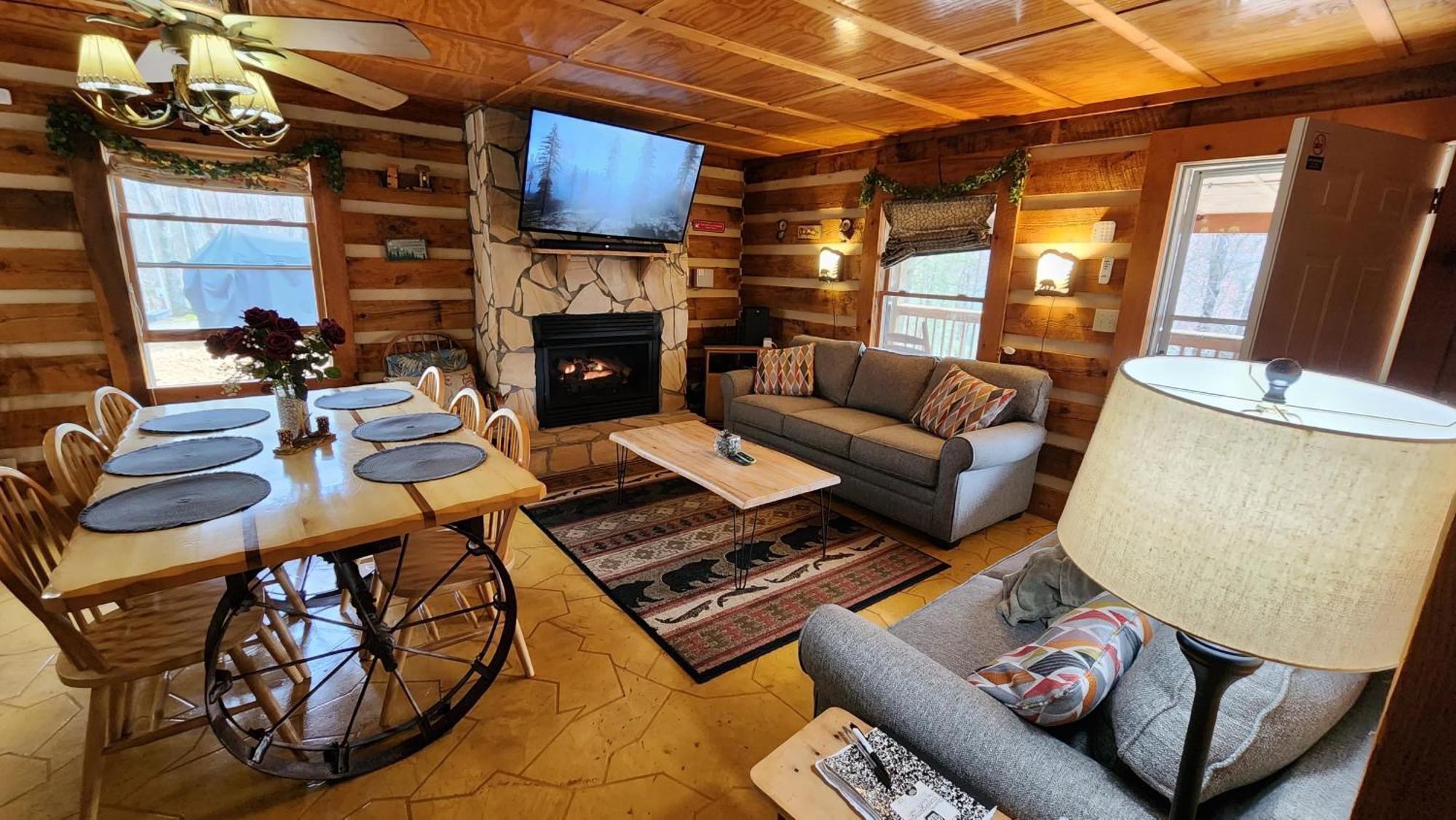 Rustic Cabin Севьервилл Экстерьер фото